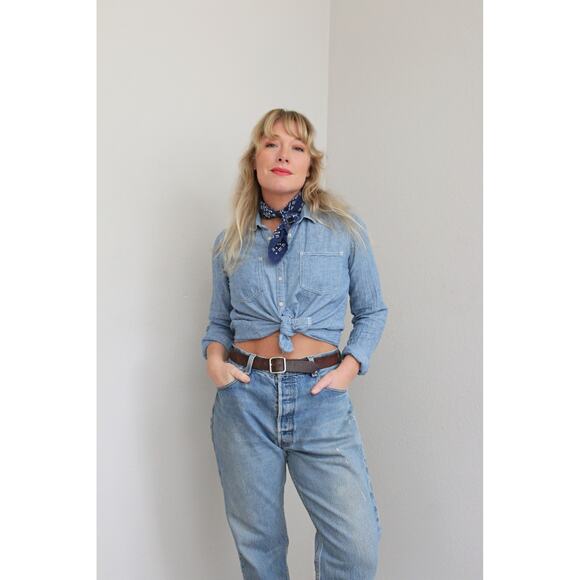 2000's Vintage Levi's 501 Light Wash Button Fly Jeans ~ Women's LG XL 35" to 36" - Picture 7 of 10